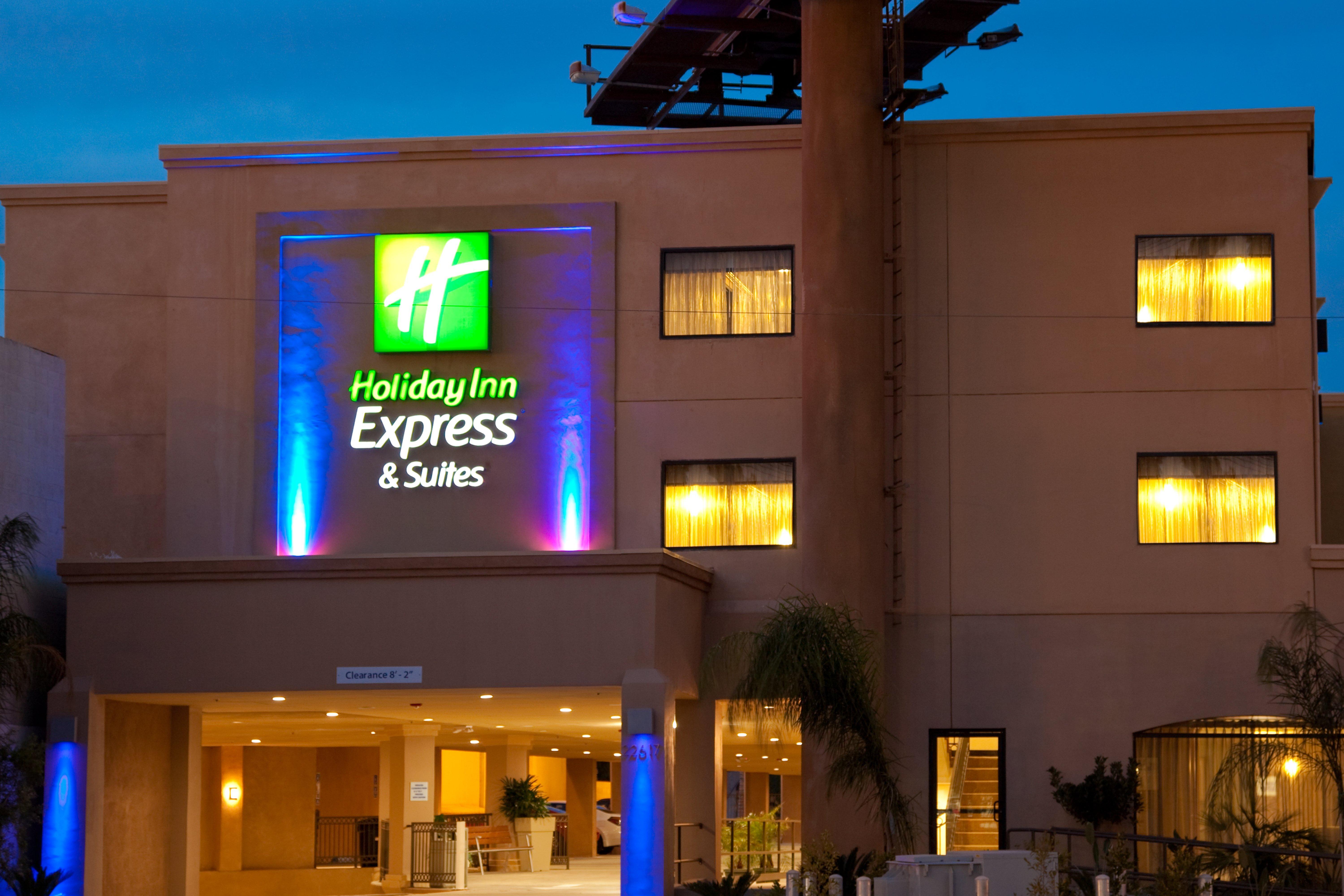 Holiday Inn Express Hotel & Suites Woodland Hills By Ihg Los Angeles Exterior photo