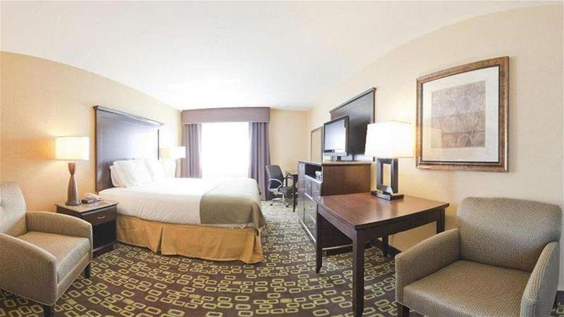 Holiday Inn Express Hotel & Suites Woodland Hills By Ihg Los Angeles Exterior photo